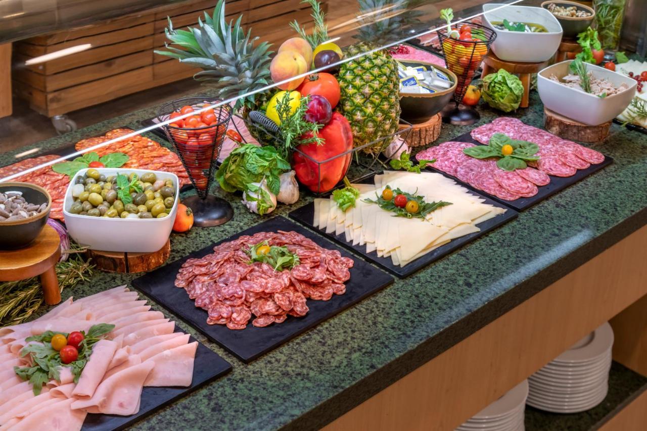 Vilar Rural De Sant Hilari Sacalm By Serhs Hotels Екстер'єр фото